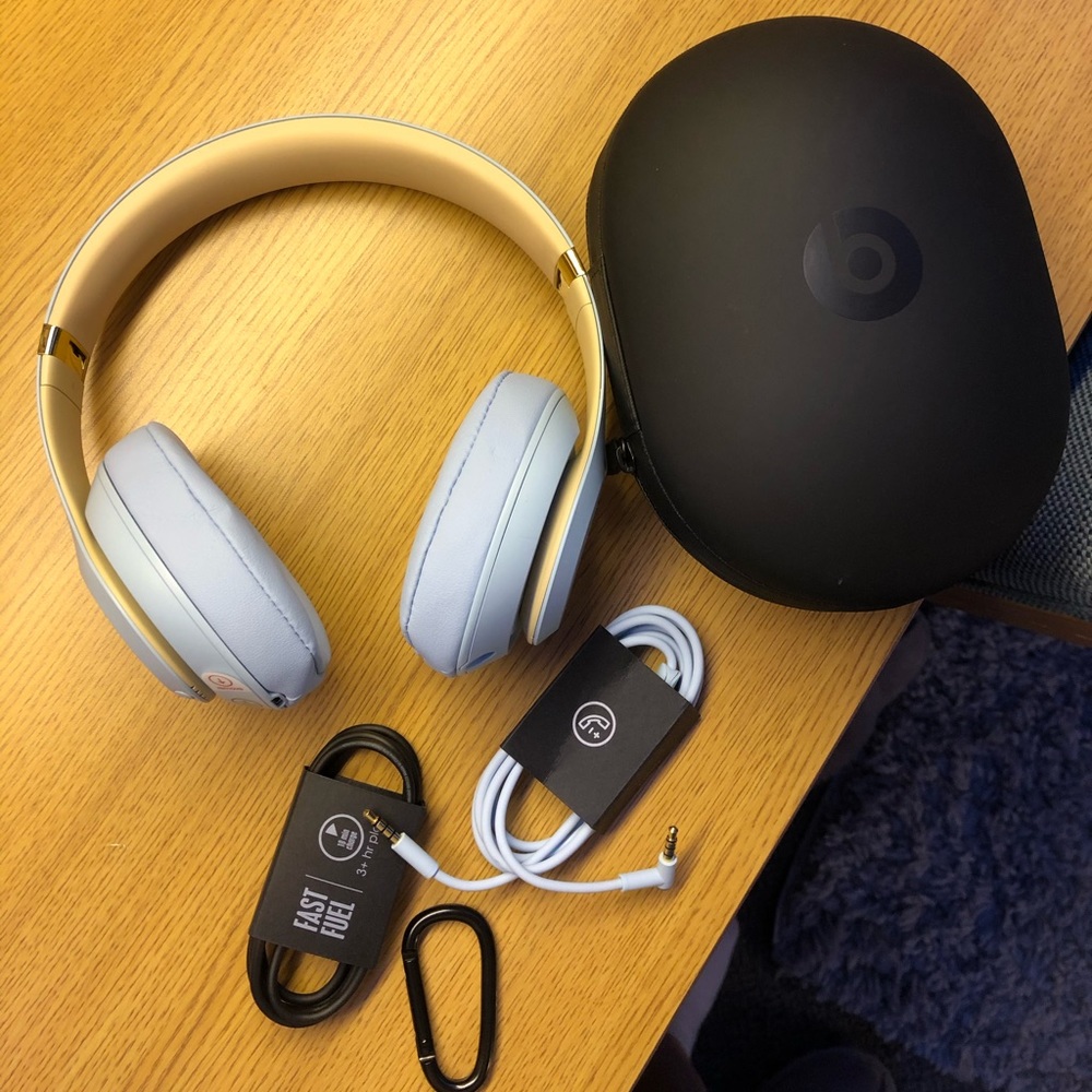 Beats Studio3 Wireless Headphones **BRAND NEW**